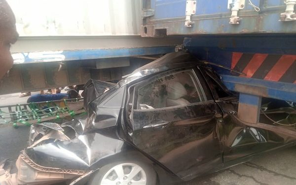 Two Injured As Car Runs Over Trailer In Anambra