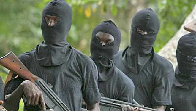 BREAKING: Robbers Attack Bank In Osun
