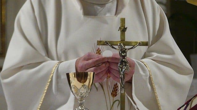 Catholic Priest Dumps Priesthood After Falling In Love
