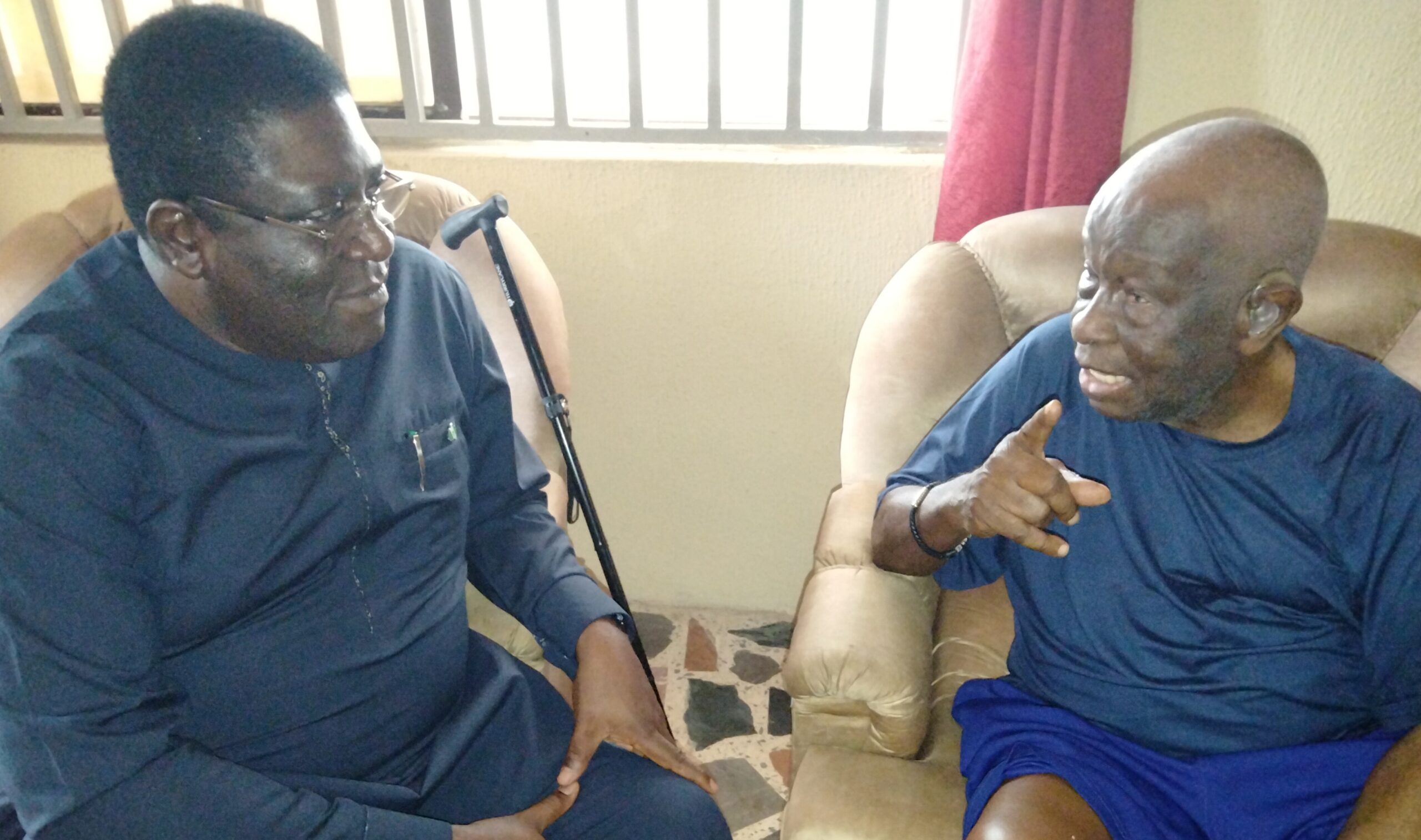 Madumere Visits Dike Family Commiserates with Family Over  Their Mother’s Passing