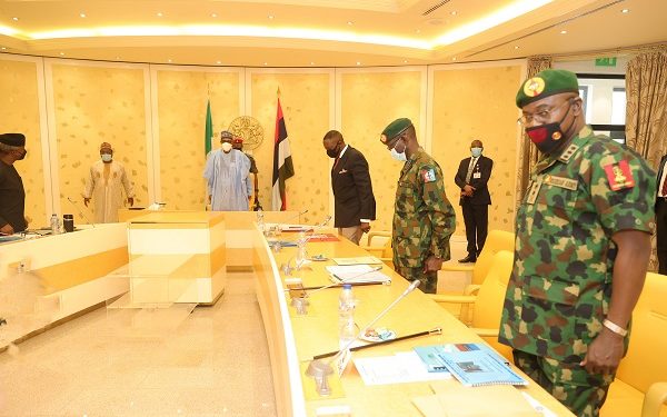 JUST IN: Buhari Meets Security Chiefs Over War On Terror