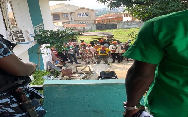 Two Injured As Security Agents Rescue Osun APC Appeal Committee Members
