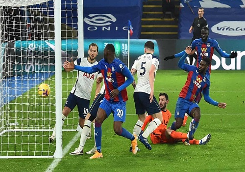Crystal Palace Condemn Tottenham To First Season Defeat