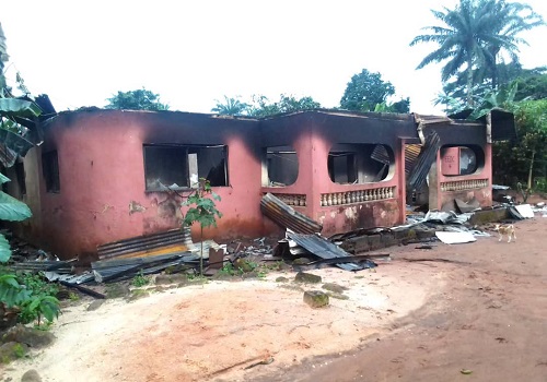 Hoodlums Torch Monarch’s Palace, PDP chieftain’s residence in Imo