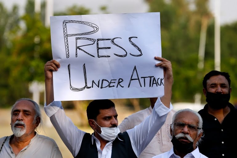 Two Dozen Pakistani Journalists ‘Targeted’ By Cyber Law In Last Two Years: Media Rights Watchdog