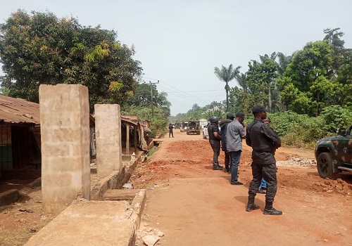 BREAKING: Residents Flee As Soldiers Storm Imo community