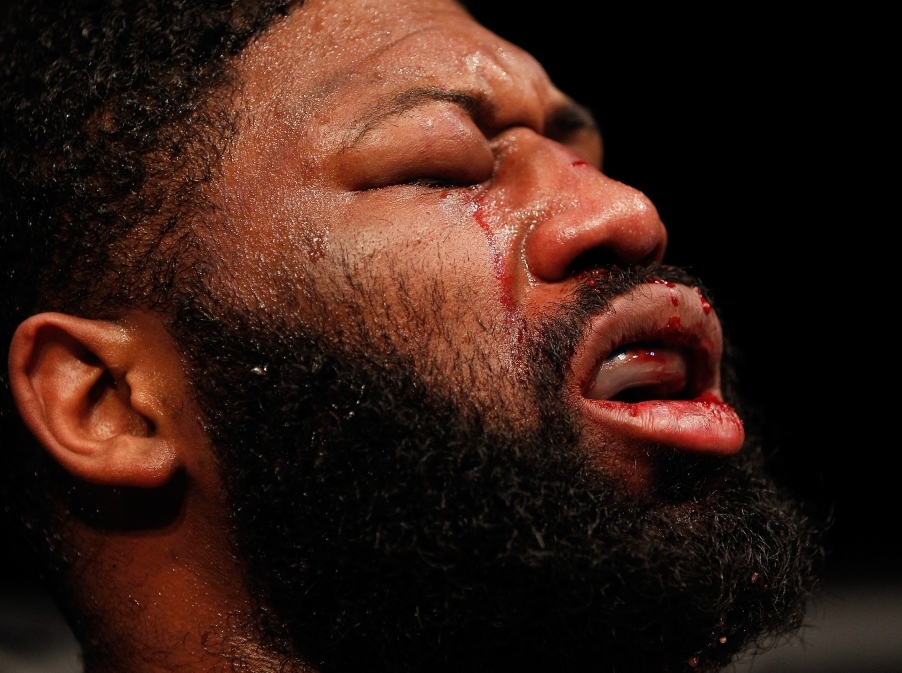 SHEER POWER Francis Ngannou Hit Curtis Blaydes So Hard He Closed His Eye Up And Then Only Took 45 Seconds To Knock Him Out In Rematch – talkSPORT