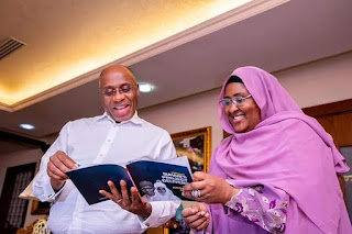 PHOTO NEWS: That Nigeria’s First Lady, Aisha Buhari’s Visit To Minister, Rotimi Amaechi’s Home After His Turbaning