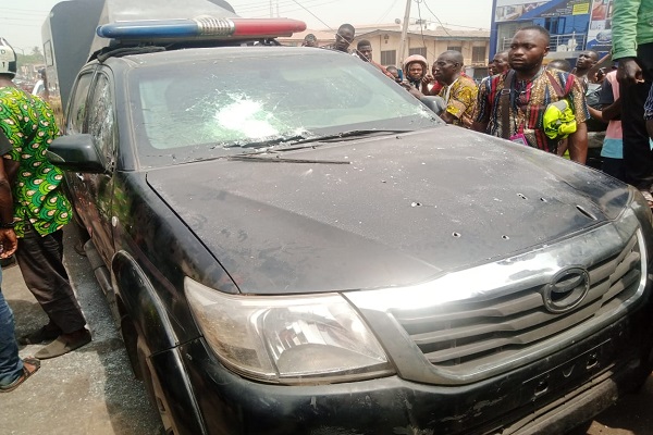 Rage As Armed Robbers Attack Bullion Van, Kill Four In Ibadan (Video)