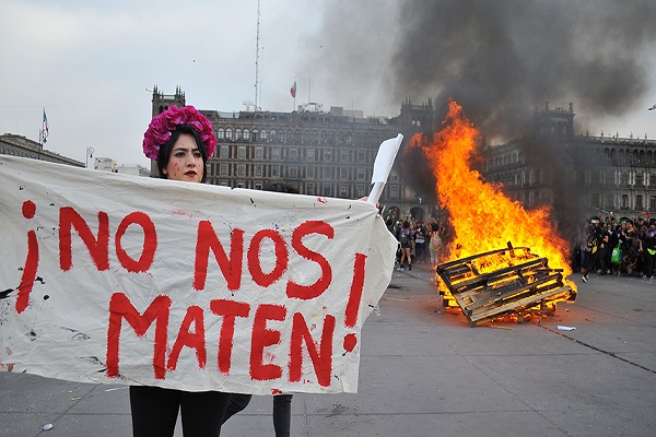 40 People Injured During Feminist Demonstration In Mexico