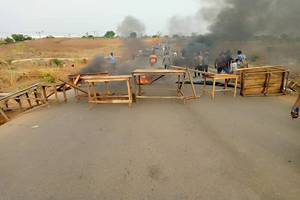 Tension:Protesting Youths Block Kaduna-Abuja Highway Over Upsurge in Kidnapping