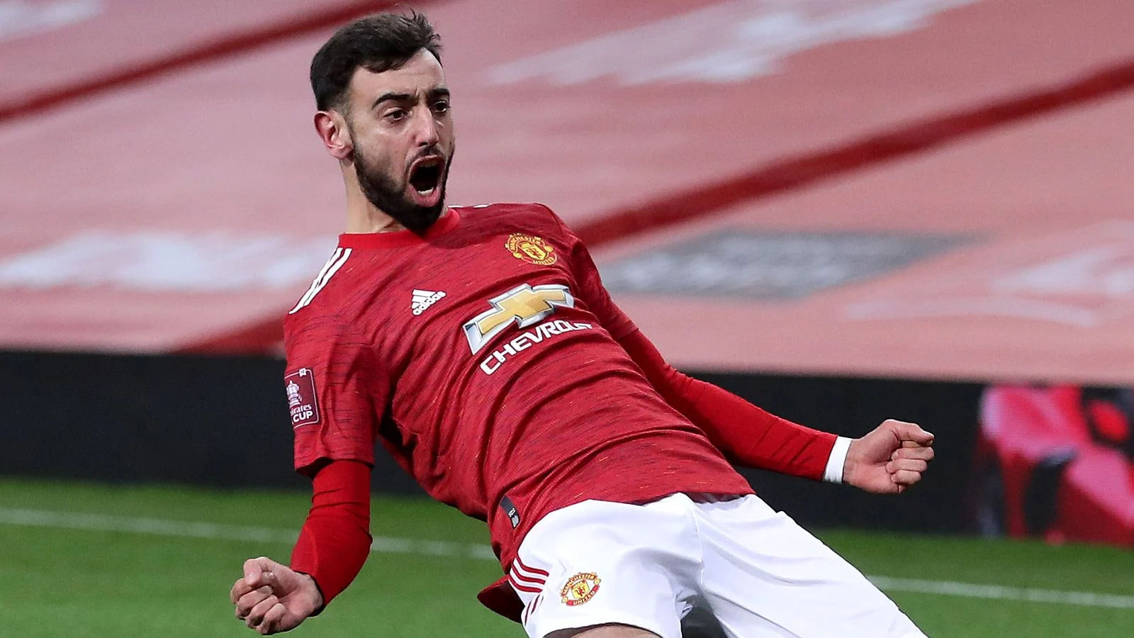 Man United’s Fernandes , Involved In An Auto crash