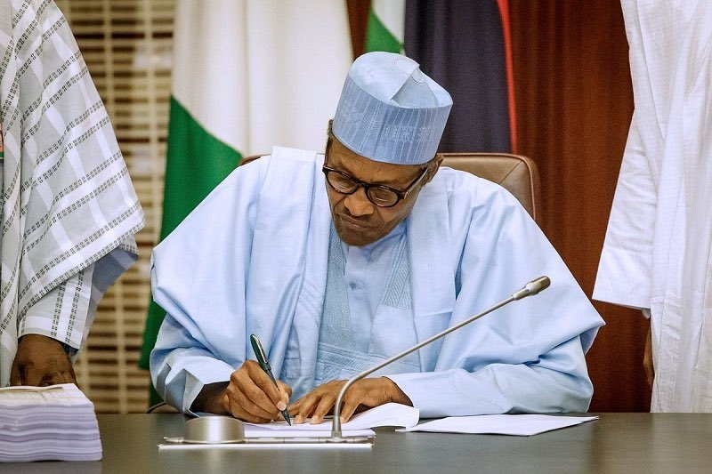 How Buhari’s Govt Borrowed N22.03 Trillion In 7 years To Finance Budget, As Experts Warn Of Consequences