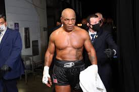 Iron Mike Tyson Punches A Passenger On Board (VIDEO) – 7 News