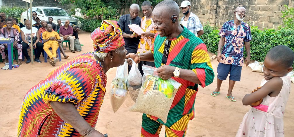 Anukwuem Family Celebrates Easter With Community, Gives Palliatives